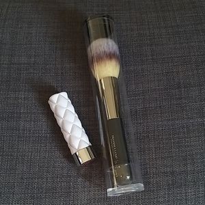 Lux powder brush + lipstick